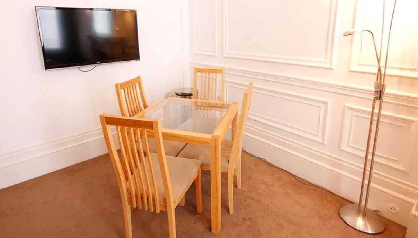 The Cleveland ROOM_EXAMPLE