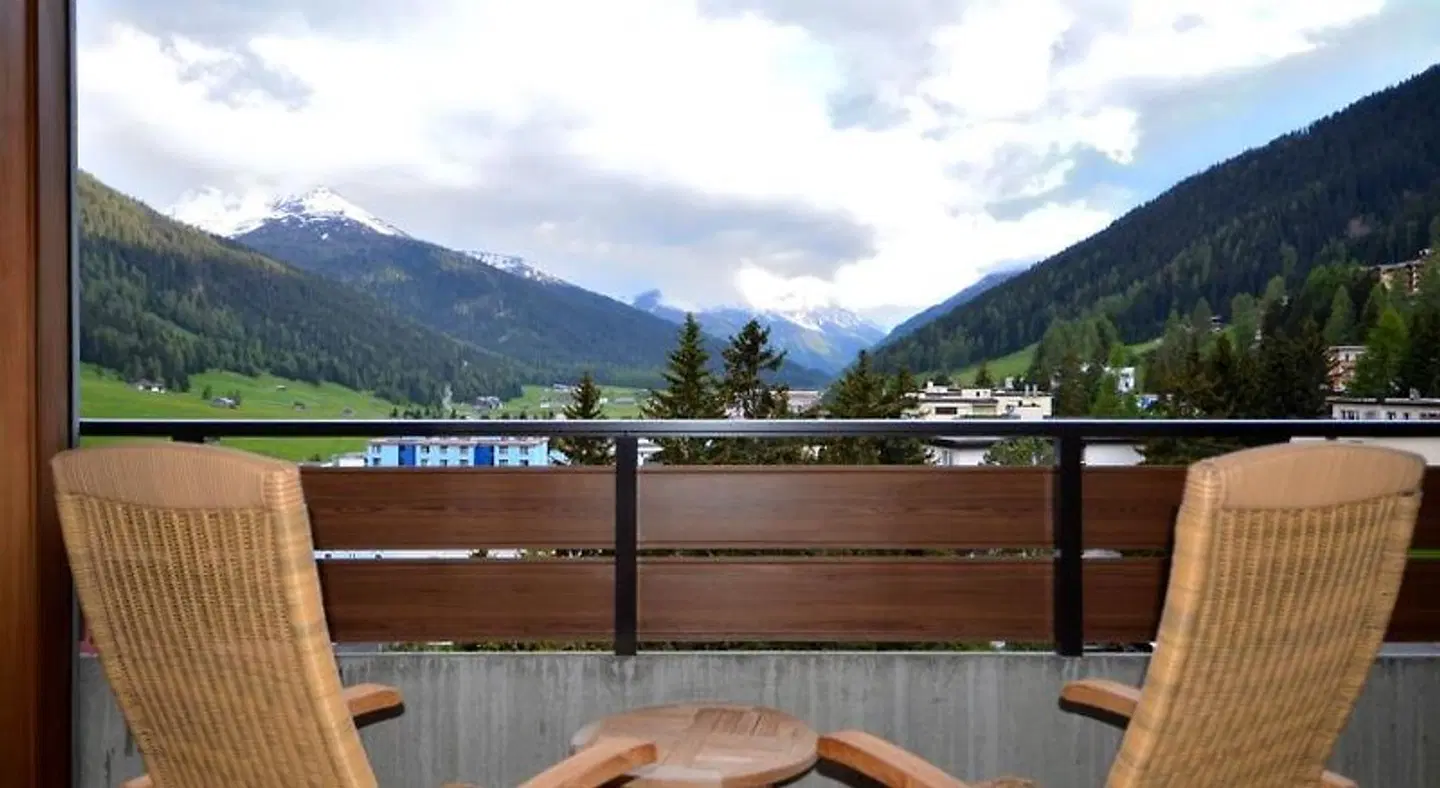 Mountain Plaza Hotel Terrasse