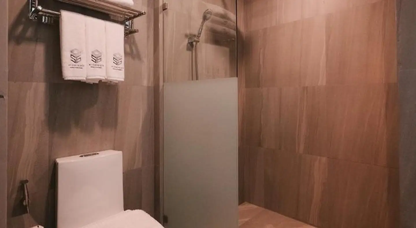 56 Hotel Sukhumvit Badezimmer