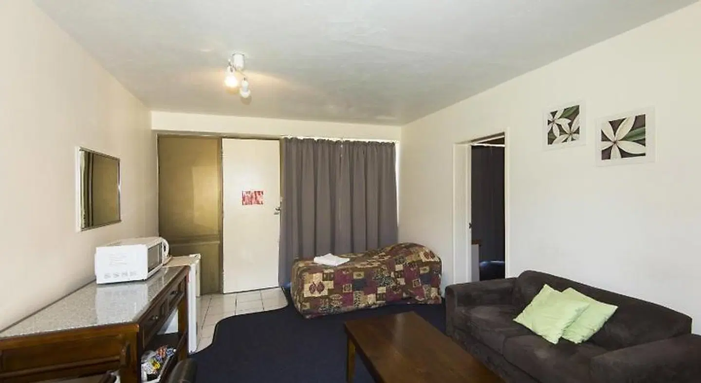 Mid City Motor Inn ROOM_EXAMPLE
