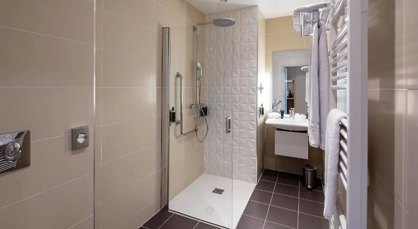 Hôtel Sainte Victoire Badezimmer