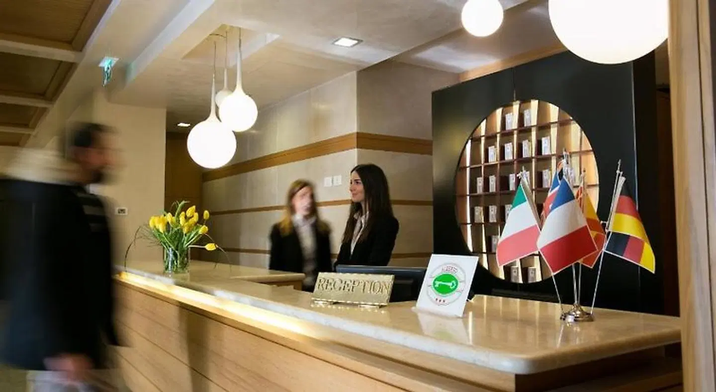 Calinferno LOUNGE_LOBBY