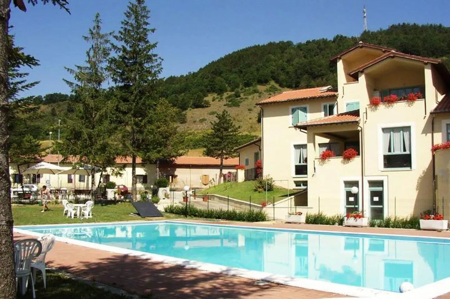 Lieta Sosta OUTDOOR_POOL