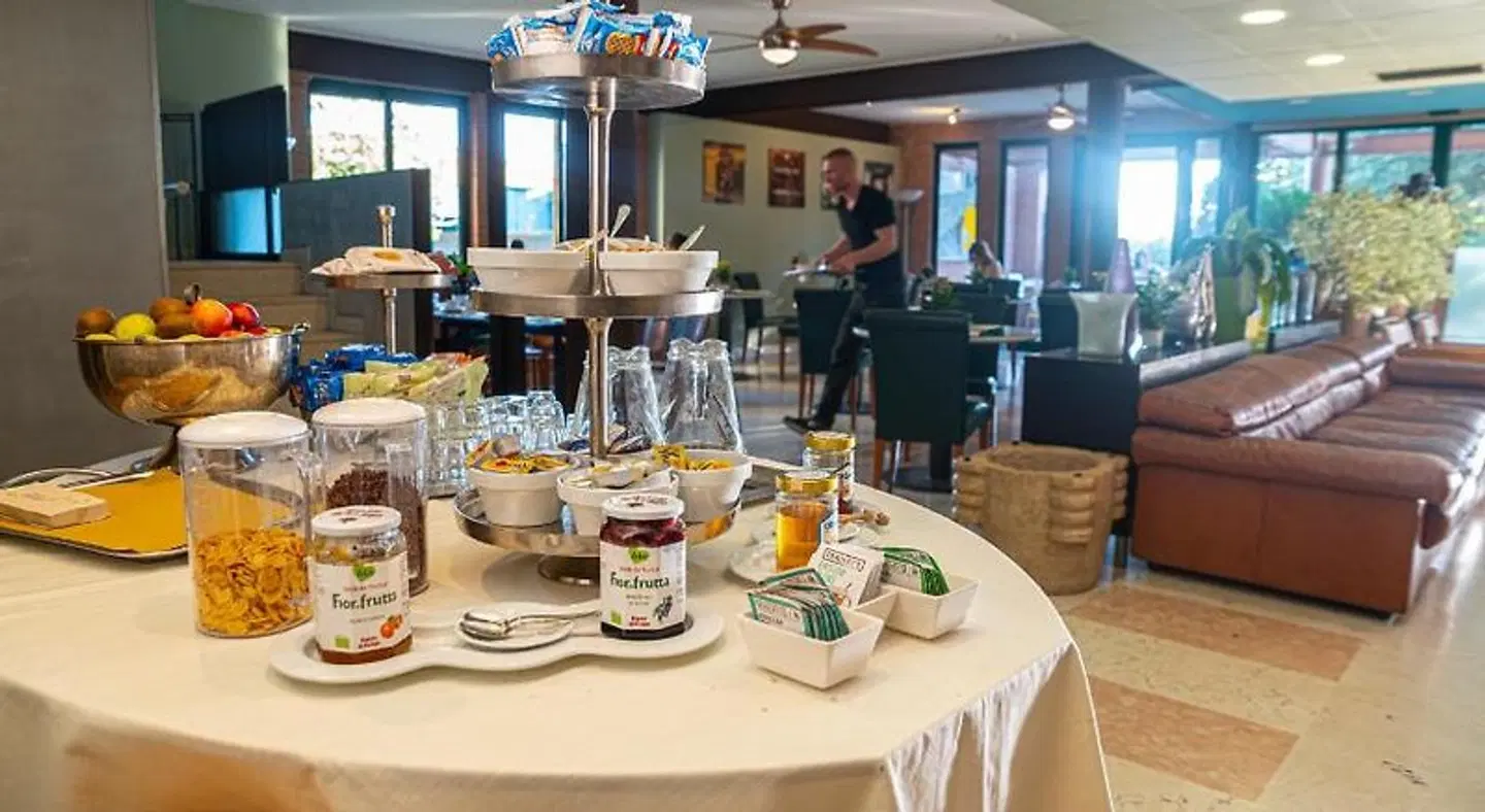 HOTEL QUERINI BUDGET & BUSINESS HOTEL Restaurant