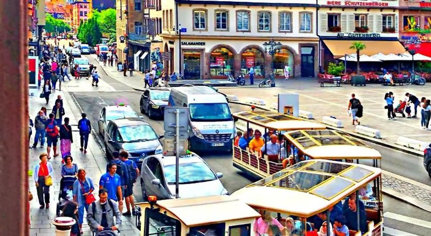 LIFE CATHEDRALE CITY-Center Place Gutenberg Terrasse