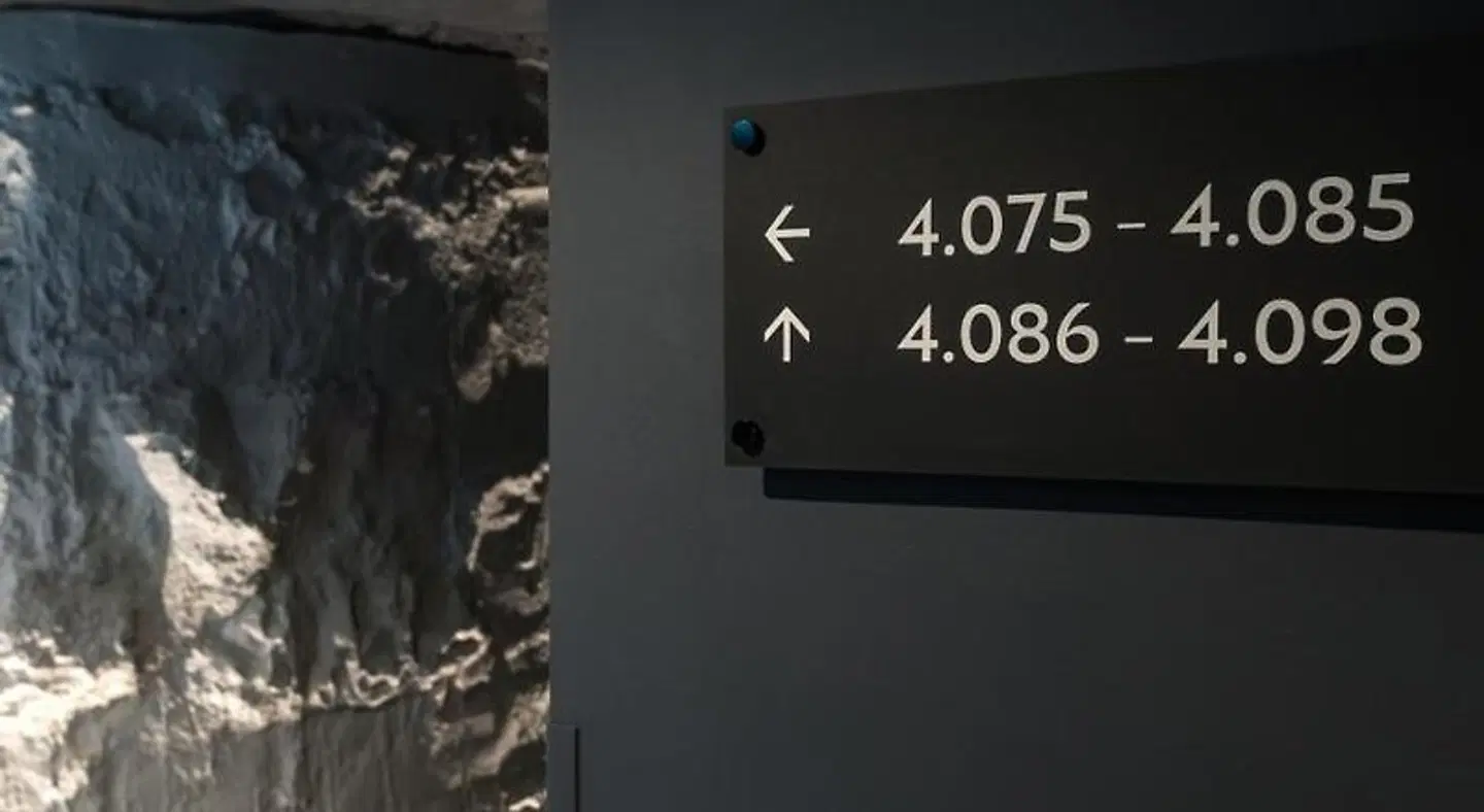 Zedwell Underground Hotel Tottenham Court Road EXTERIOR