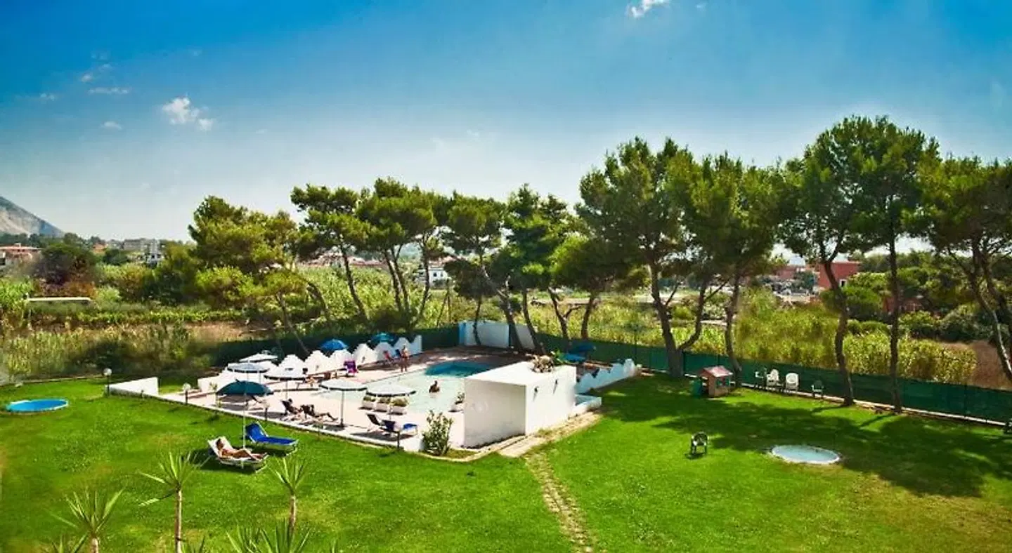 Sinuessa OUTDOOR_POOL