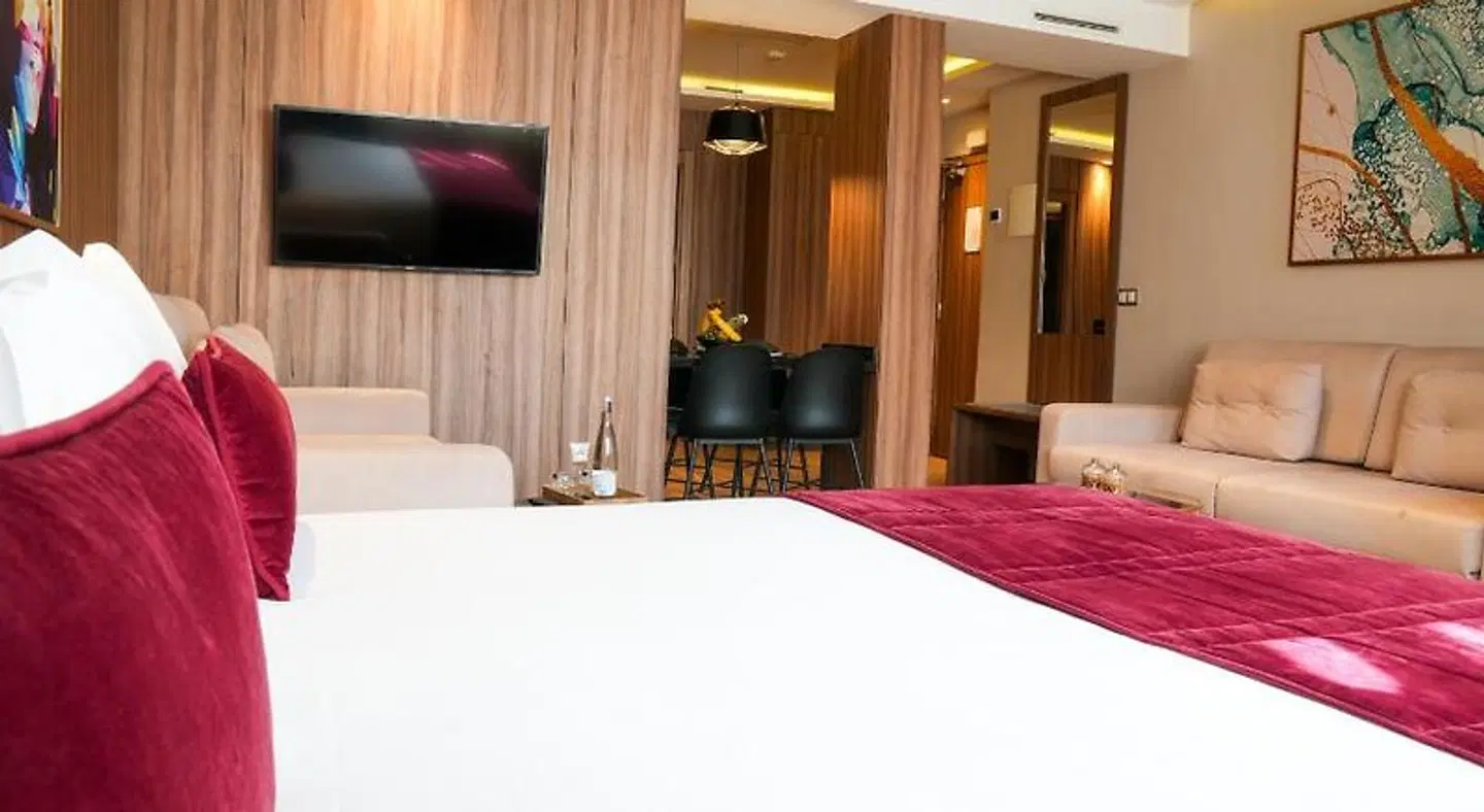 First Suites Hotel MODEL_IMPRESSION