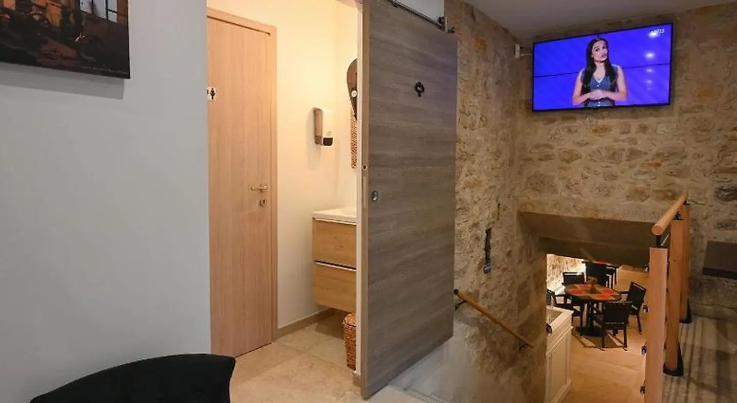 Hotel De La Croisee Badezimmer