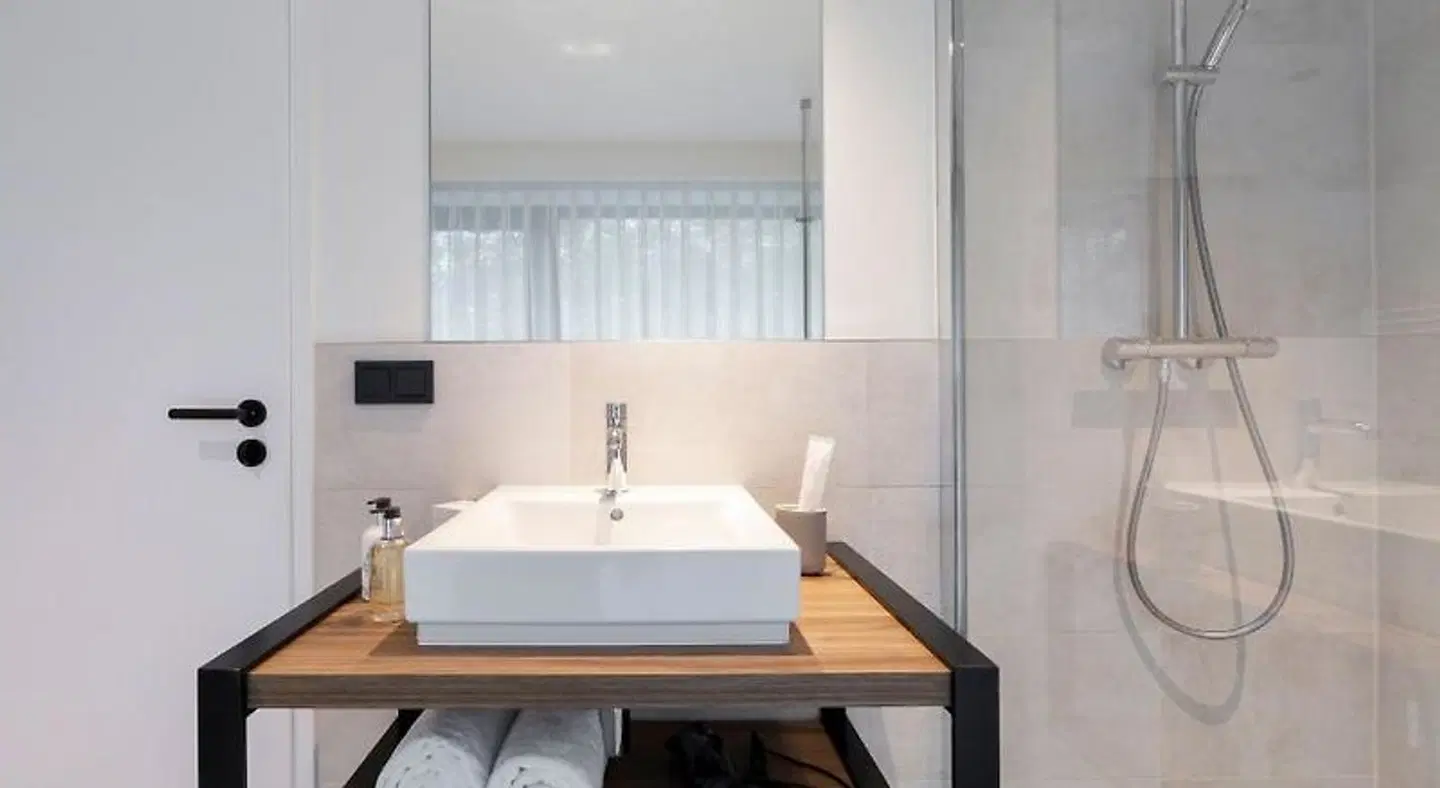 The Central Kirchberg-Smart Aparthotel Badezimmer