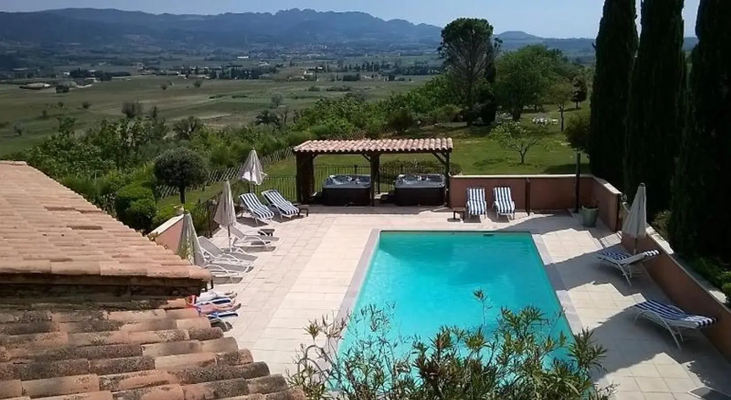 Bellerive OUTDOOR_POOL