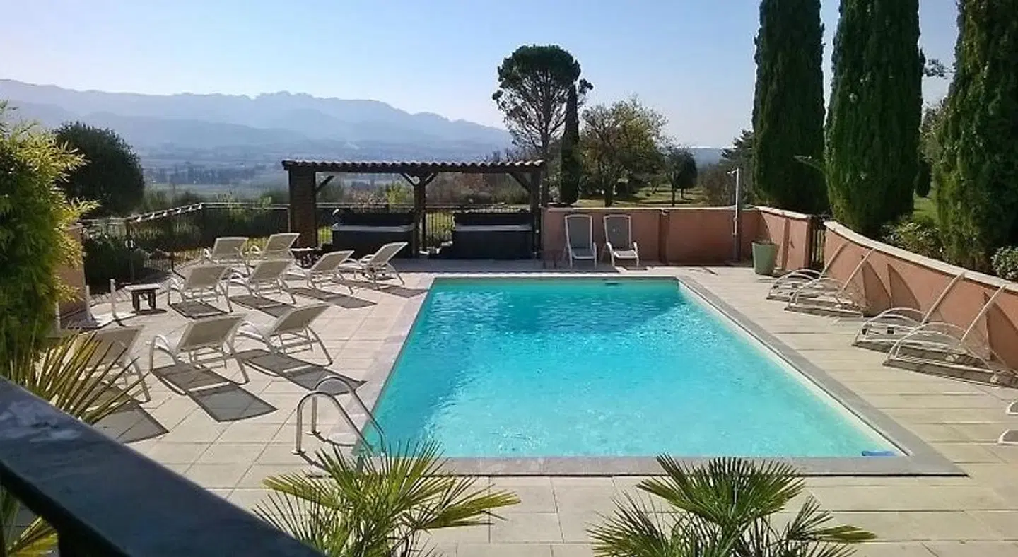 Bellerive OUTDOOR_POOL