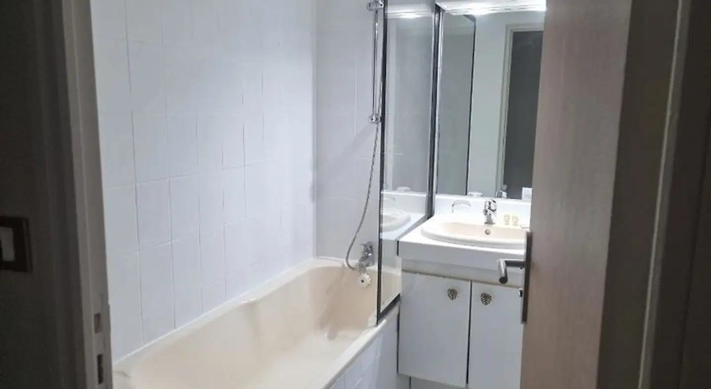 Logis Hôtel le Prieuré Badezimmer