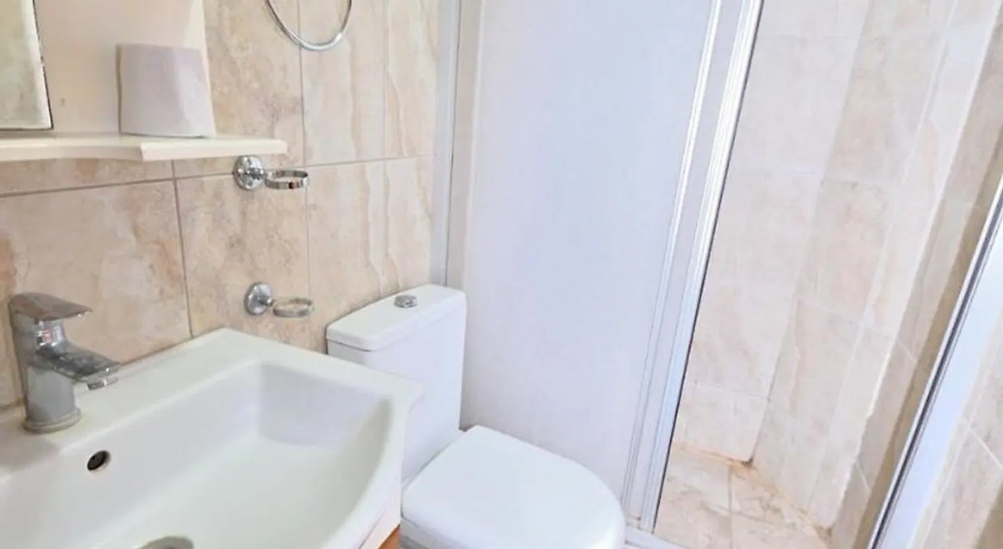 Alt'nboynuz Family Hotel Badezimmer