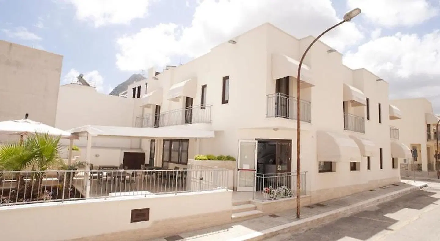 Alaba Hotel EXTERIOR