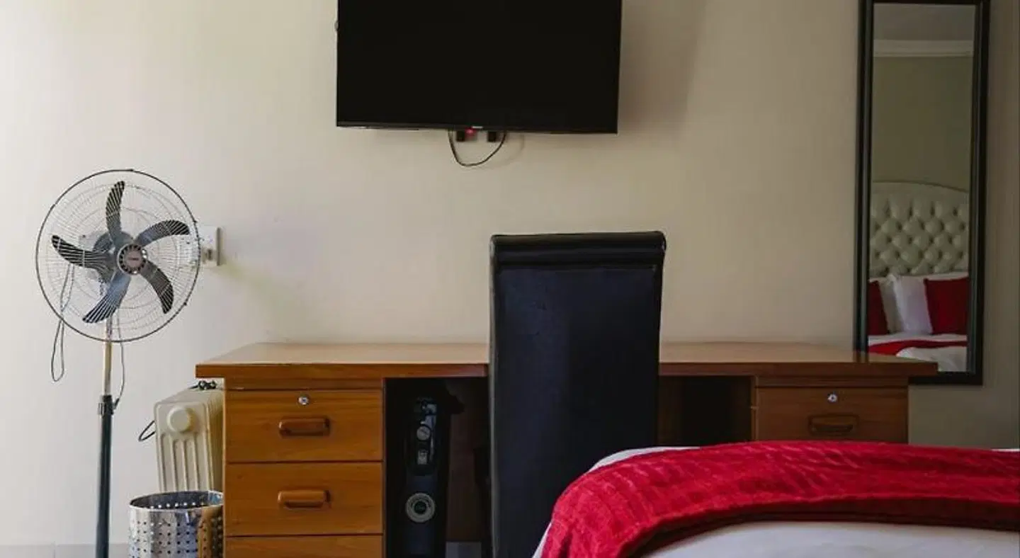 Serene Pastures ROOM_EXAMPLE