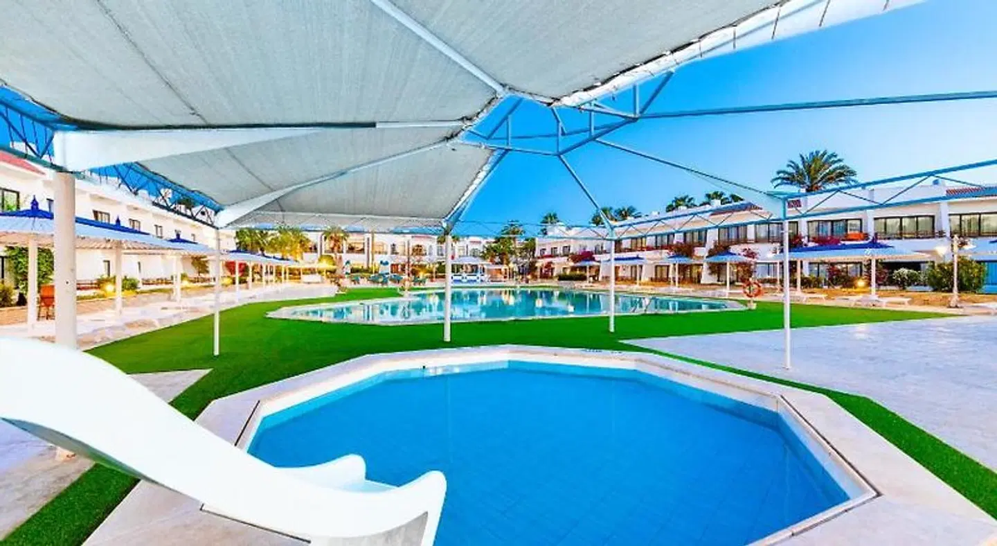 The Grand Hotel OUTDOOR_POOL