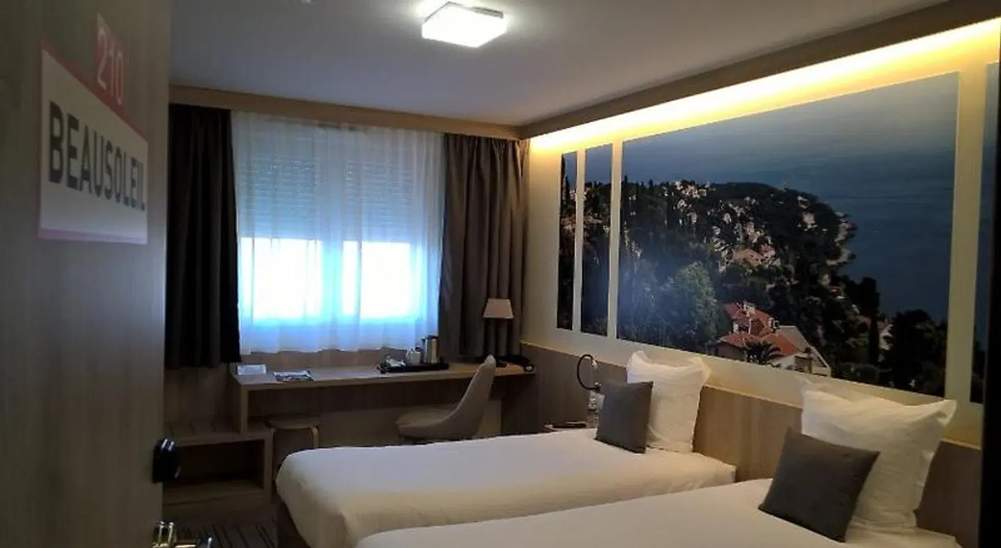 Brit Hotel Montargis ROOM_EXAMPLE