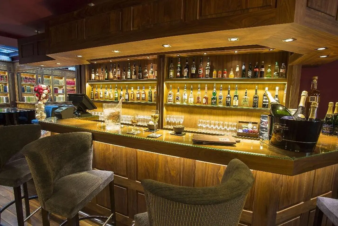 Best Western Cannes Riviera Bar