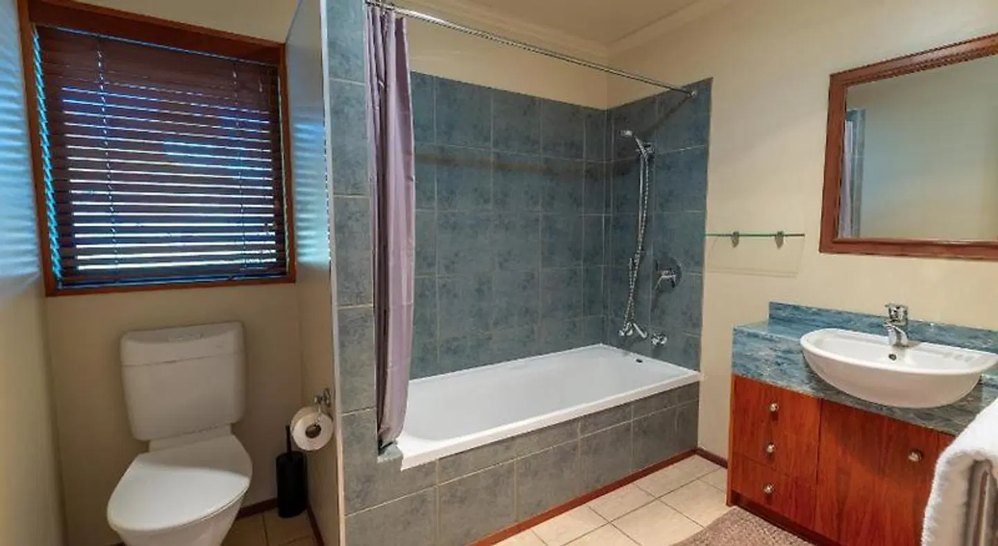 Wanaka Springs Lodge & Apartment Badezimmer
