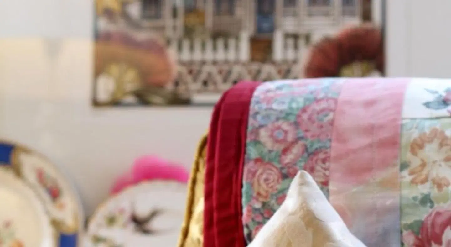 Ah House City B&B Nelson PEOPLE