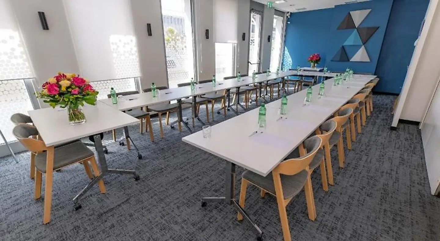 Holiday Inn Express Geneva Airport Konferenz