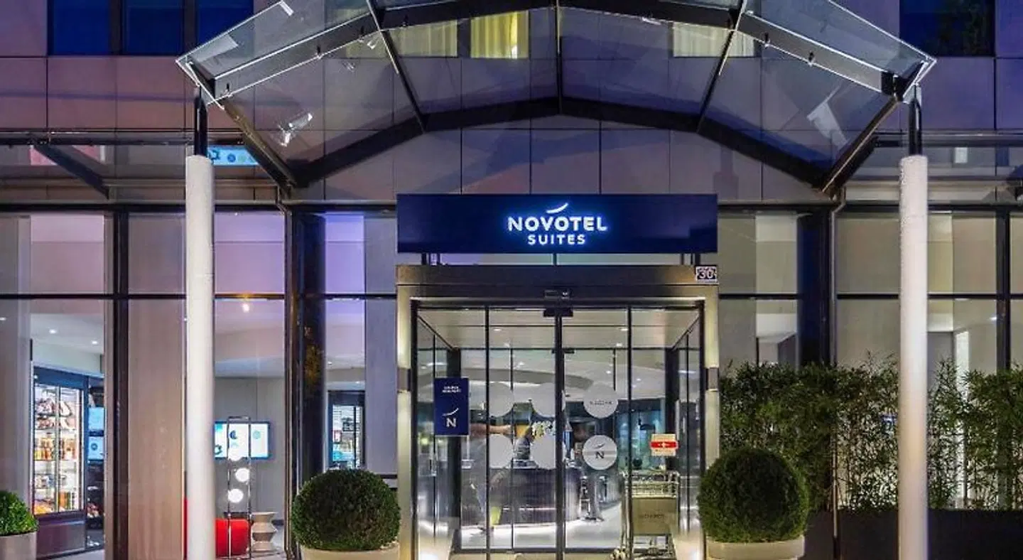 Novotel Suites Geneve Aeroport Hotel EXTERIOR