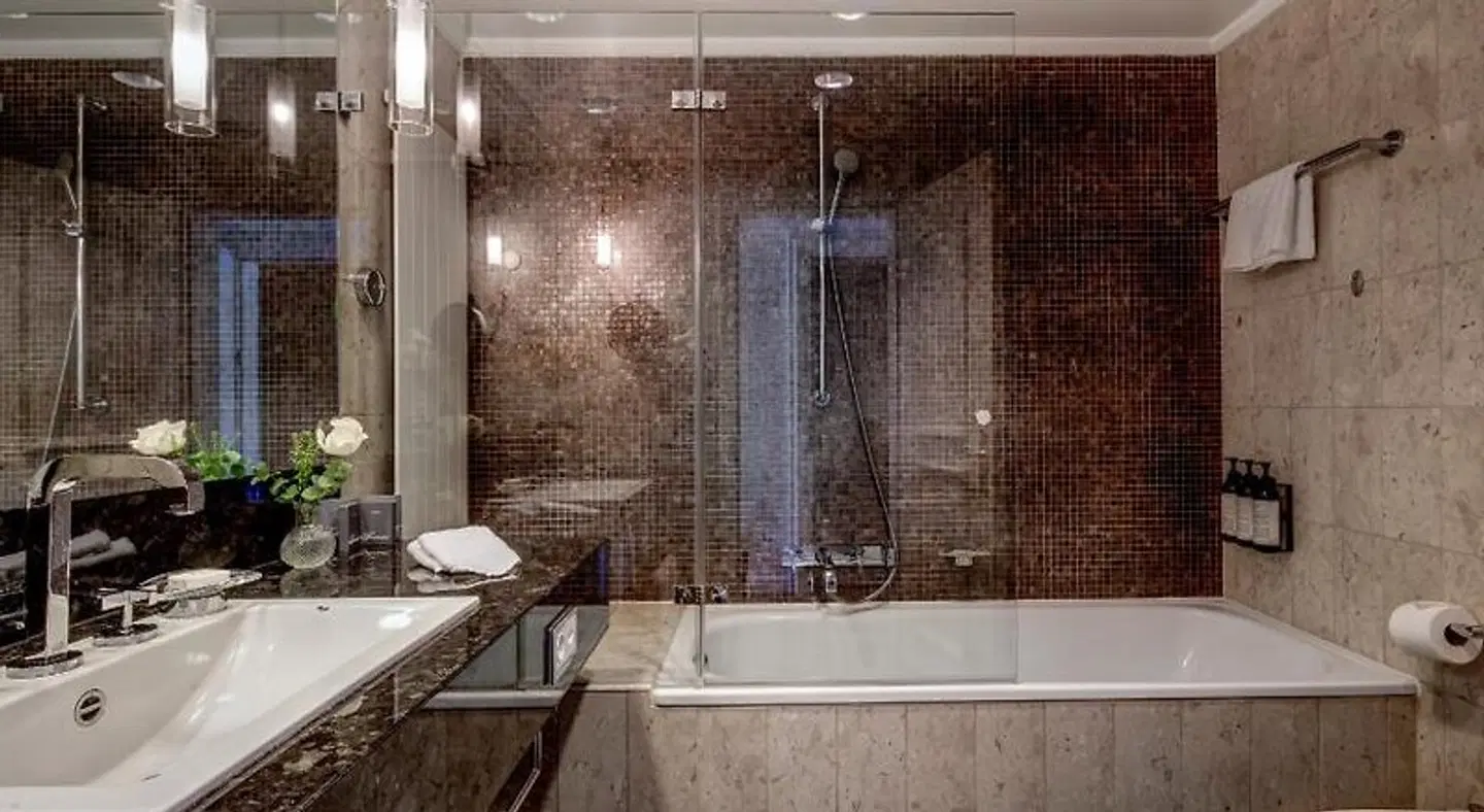 Fairmont Le Montreux Palace Badezimmer