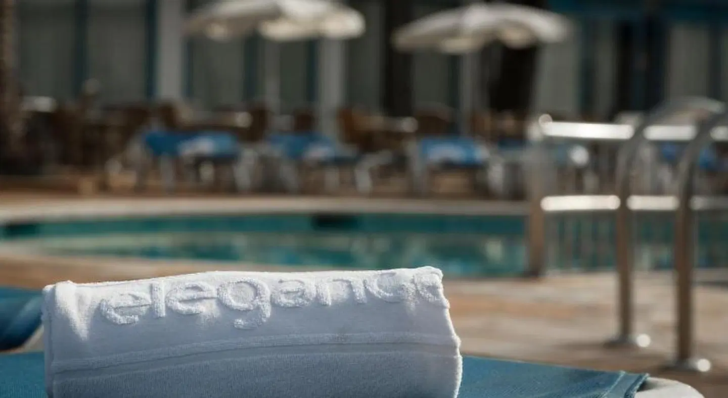 Ilusion Vista Blava OUTDOOR_POOL