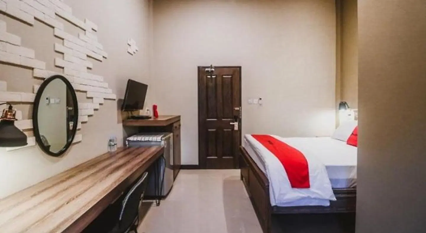 RedDoorz Plus near Mall Slipi Jaya ROOM_EXAMPLE