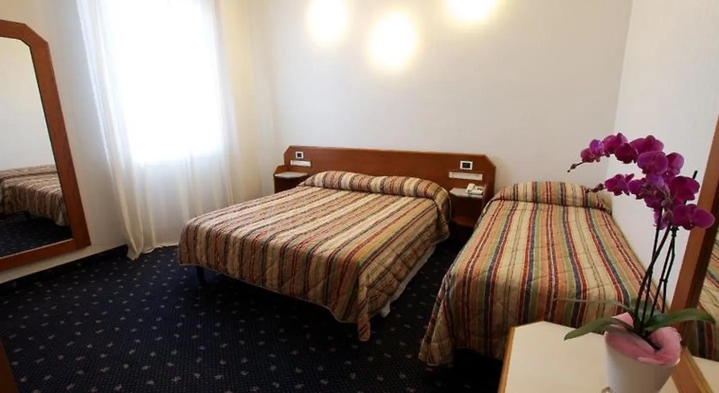 Hotel Centrale ROOM_EXAMPLE