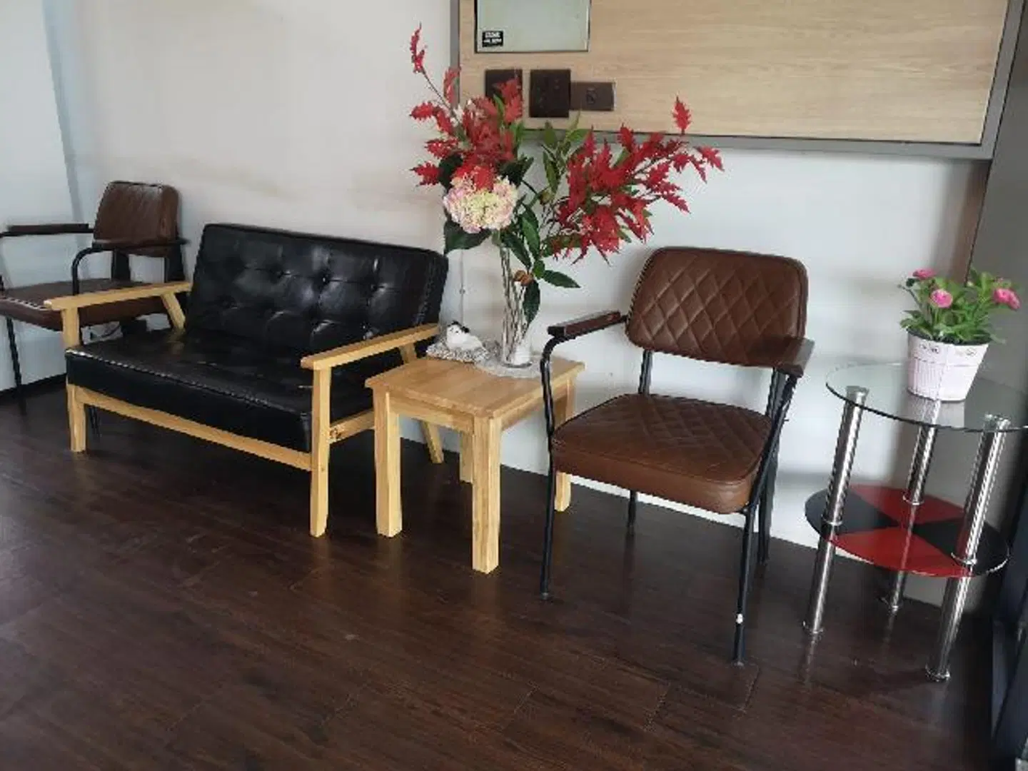 Capital O 75406 Hotel M Rojana ROOM_EXAMPLE