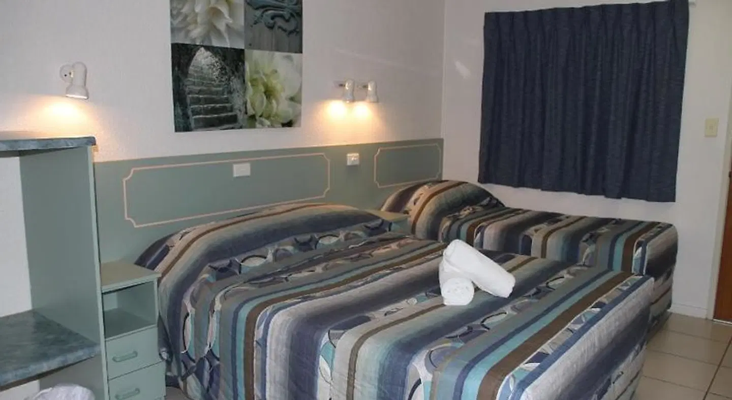 Emerald Highlands Motel ROOM_EXAMPLE