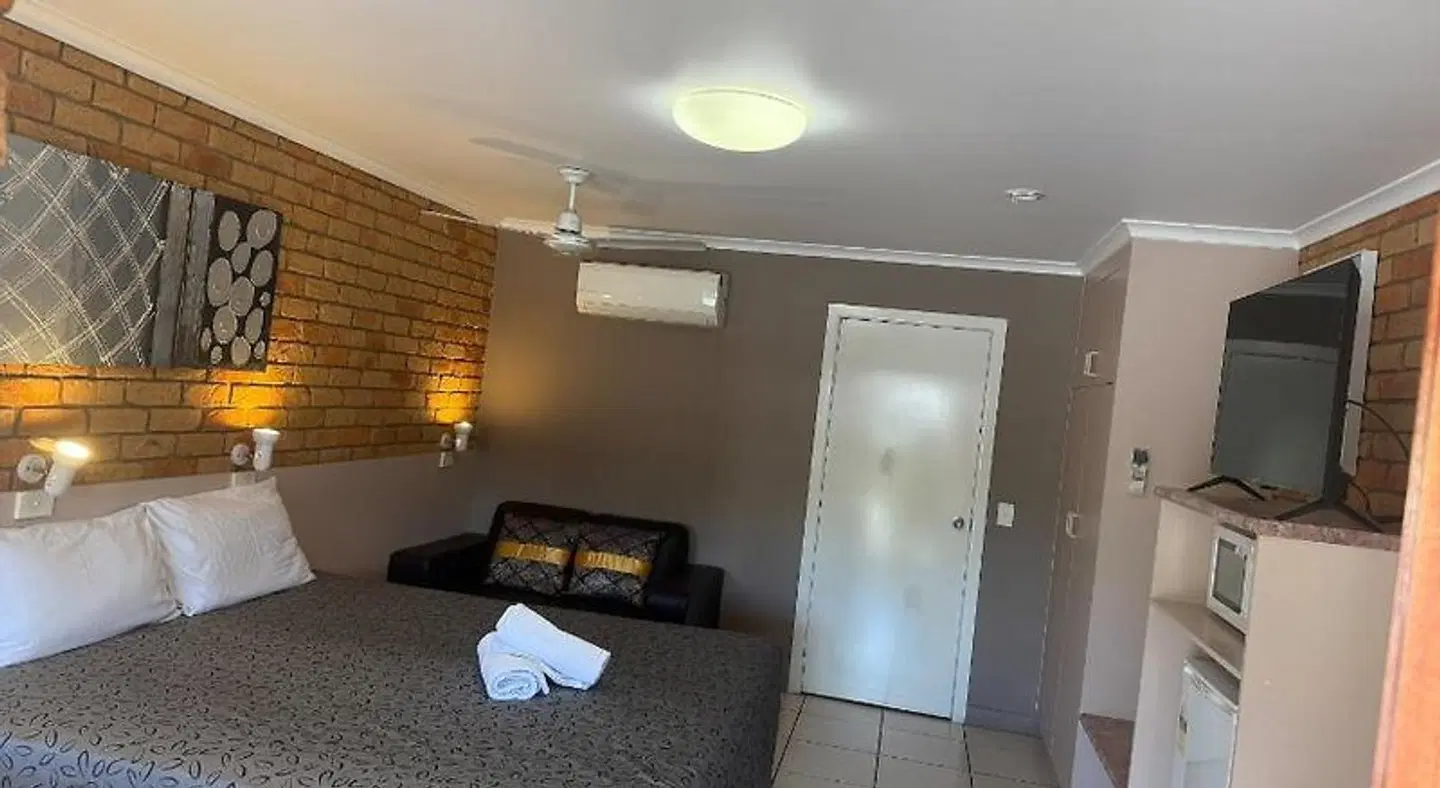 Emerald Highlands Motel ROOM_EXAMPLE