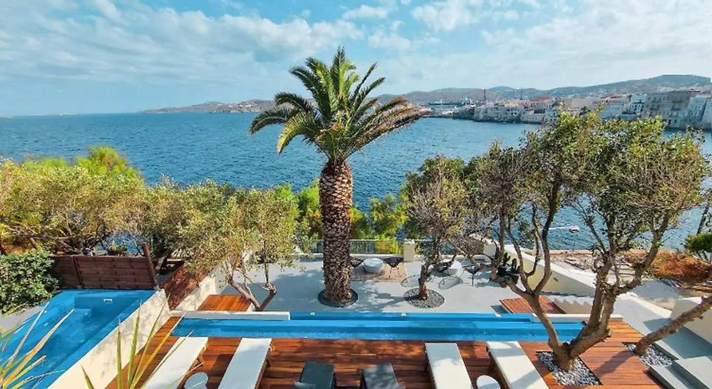 Pafsilipon Suites Terrasse