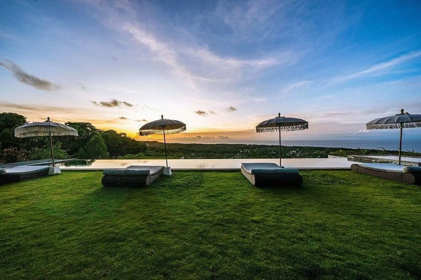 Uluwatu Sunset Hills Strand