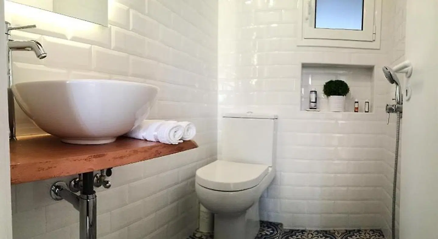 Loukia Studios & Suites Badezimmer