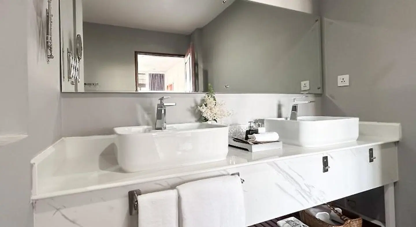 Jaya Suites Hotel Badezimmer