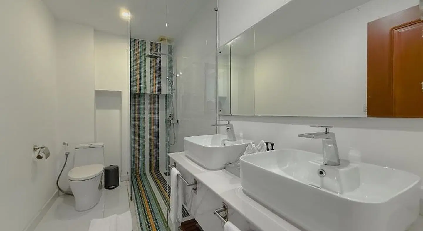 Jaya Suites Hotel Badezimmer