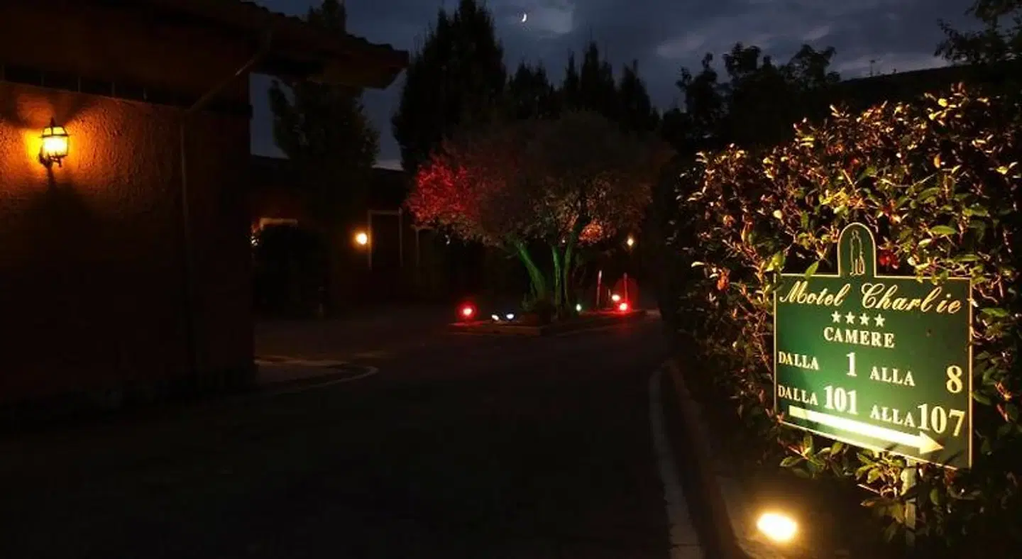 Motel Hotel Charlie Garten