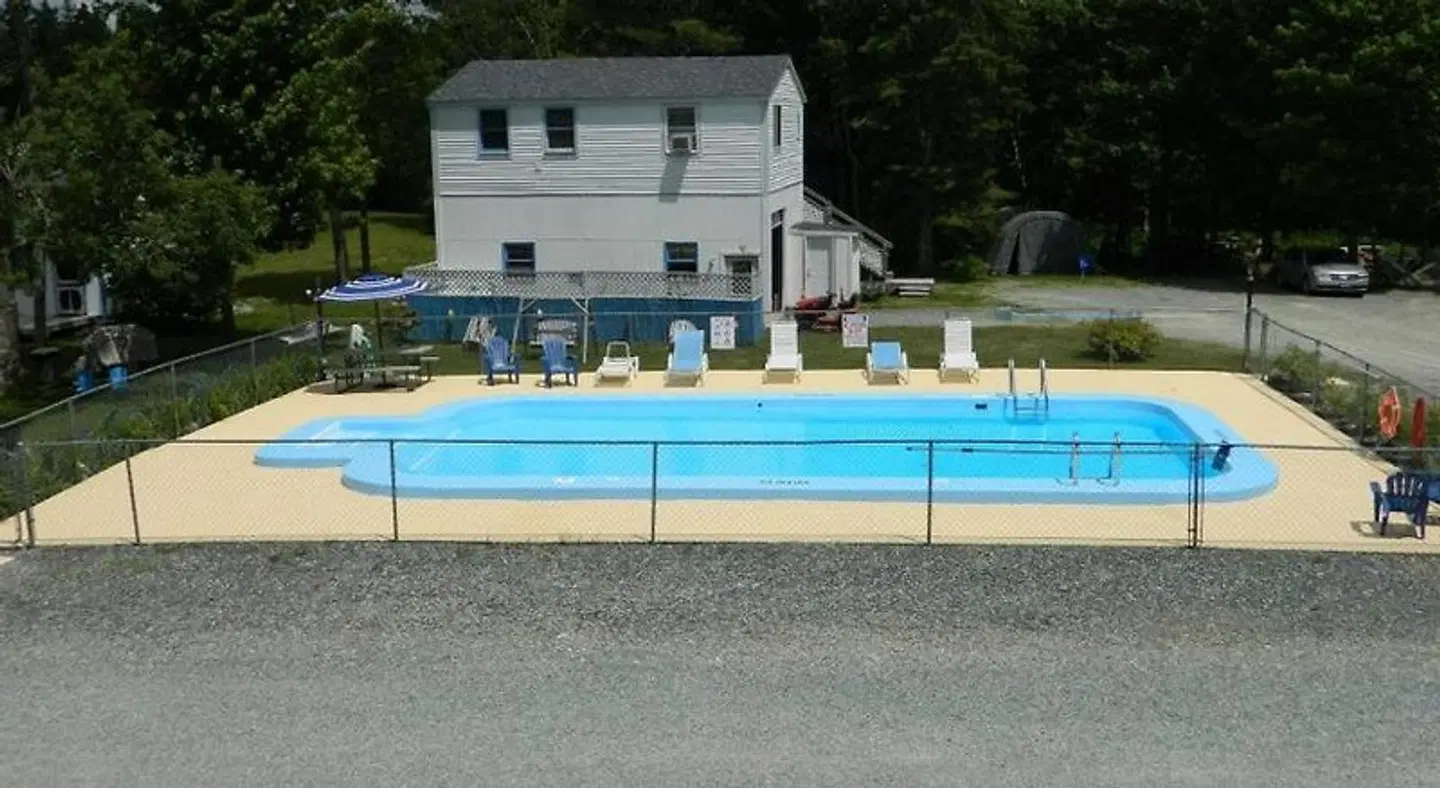 Belle Isle Motel OUTDOOR_POOL