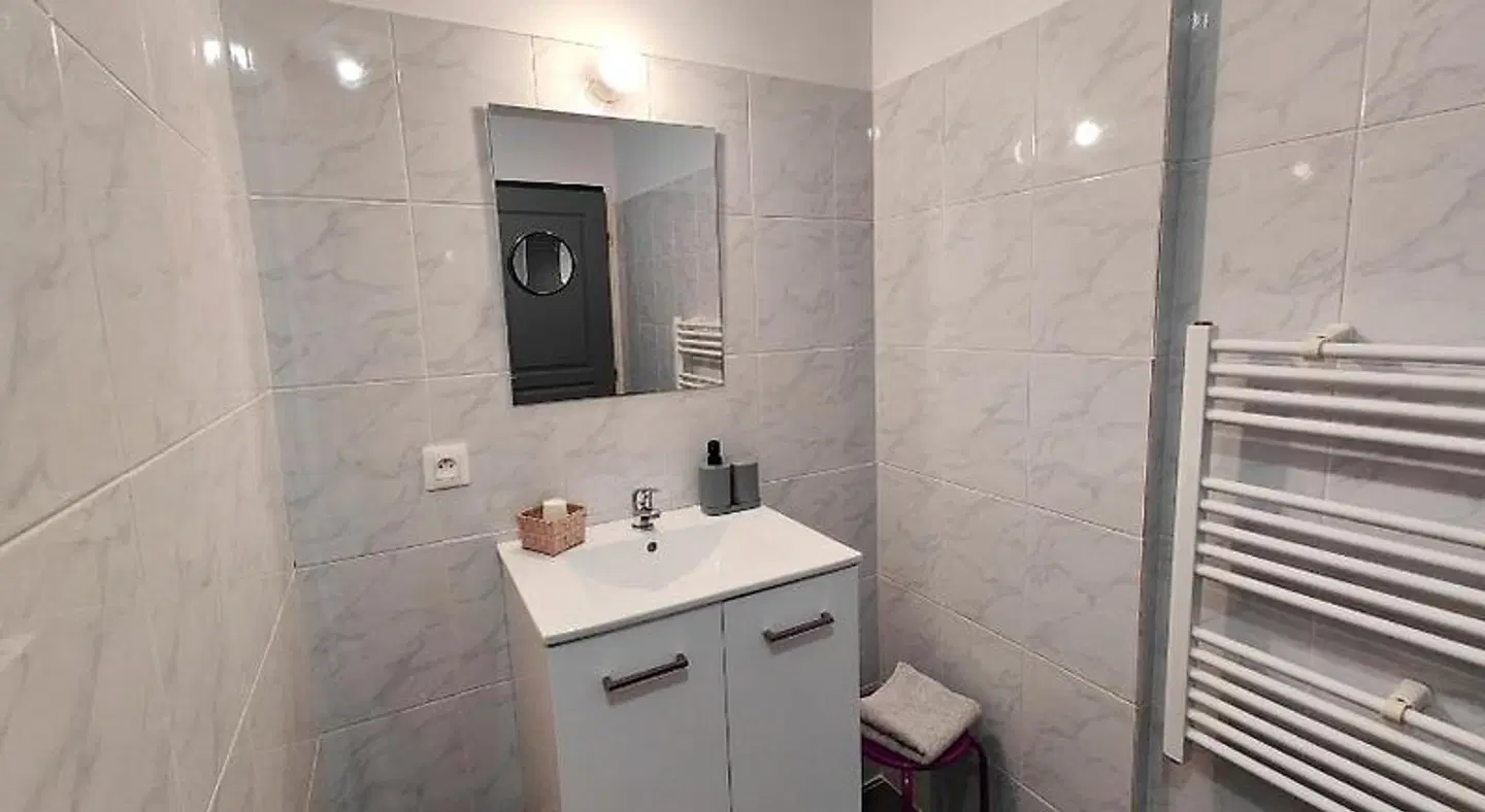 Crezilles Hôtes Badezimmer