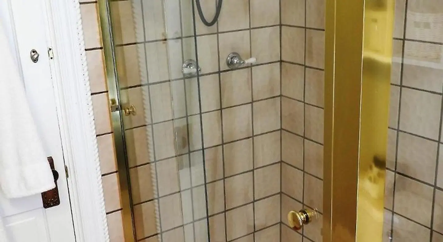 Champaign Garden Inn Badezimmer