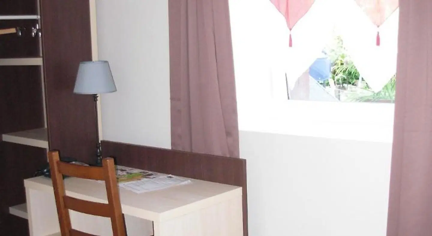 Hôtel Restaurant de la Dore ROOM_EXAMPLE