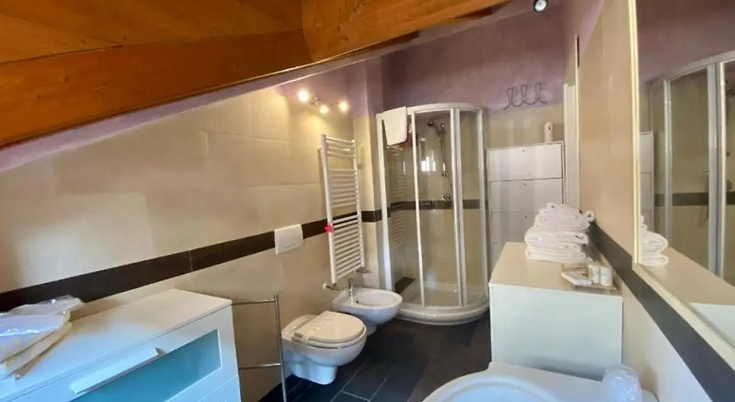 Oasi Hotel Badezimmer