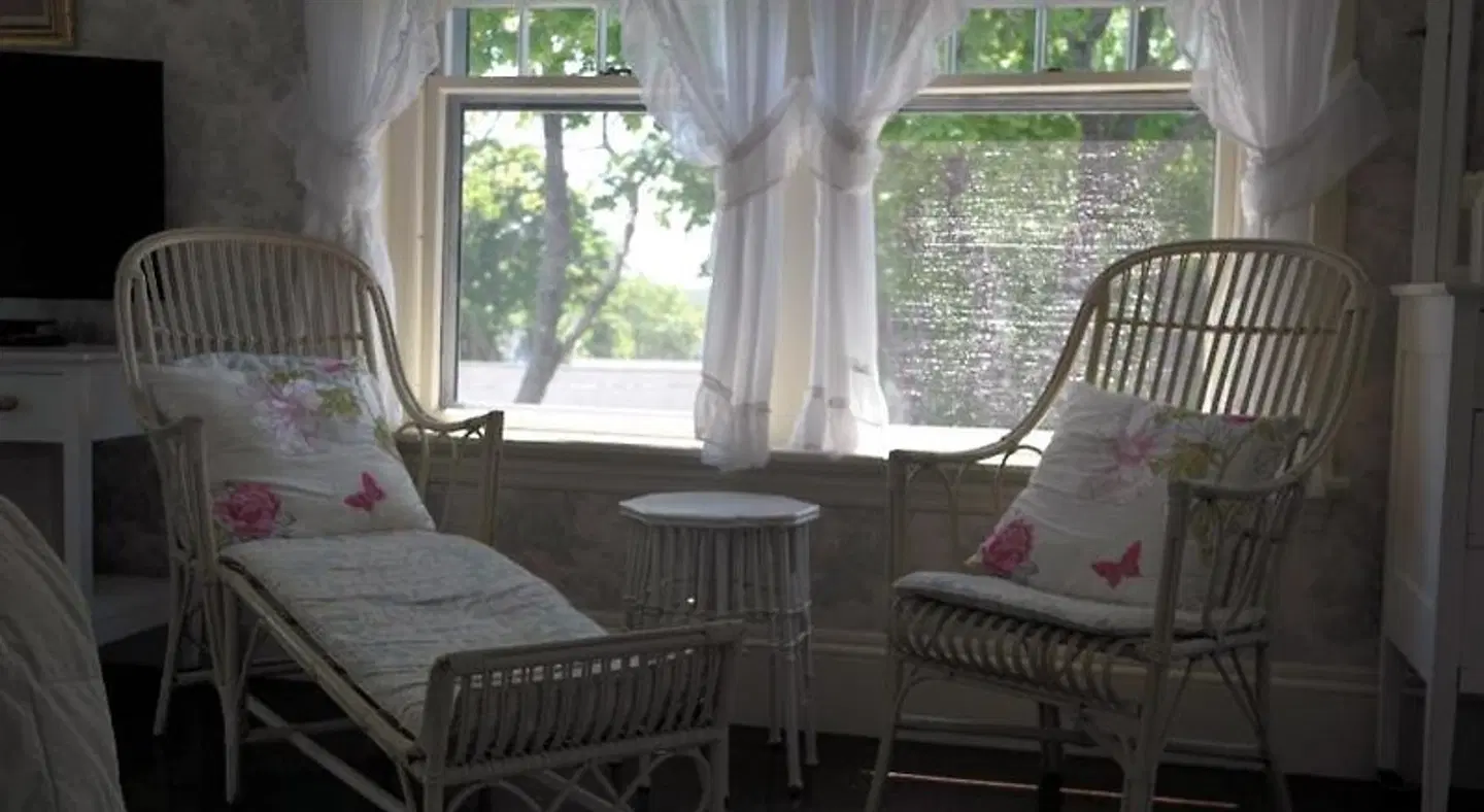 Moseley Cottage and Town Motel ROOM_EXAMPLE