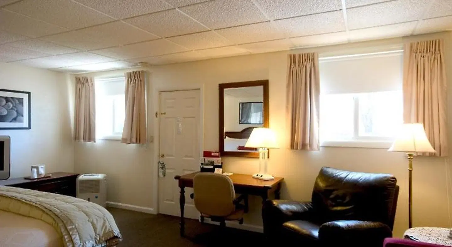 Moseley Cottage and Town Motel ROOM_EXAMPLE