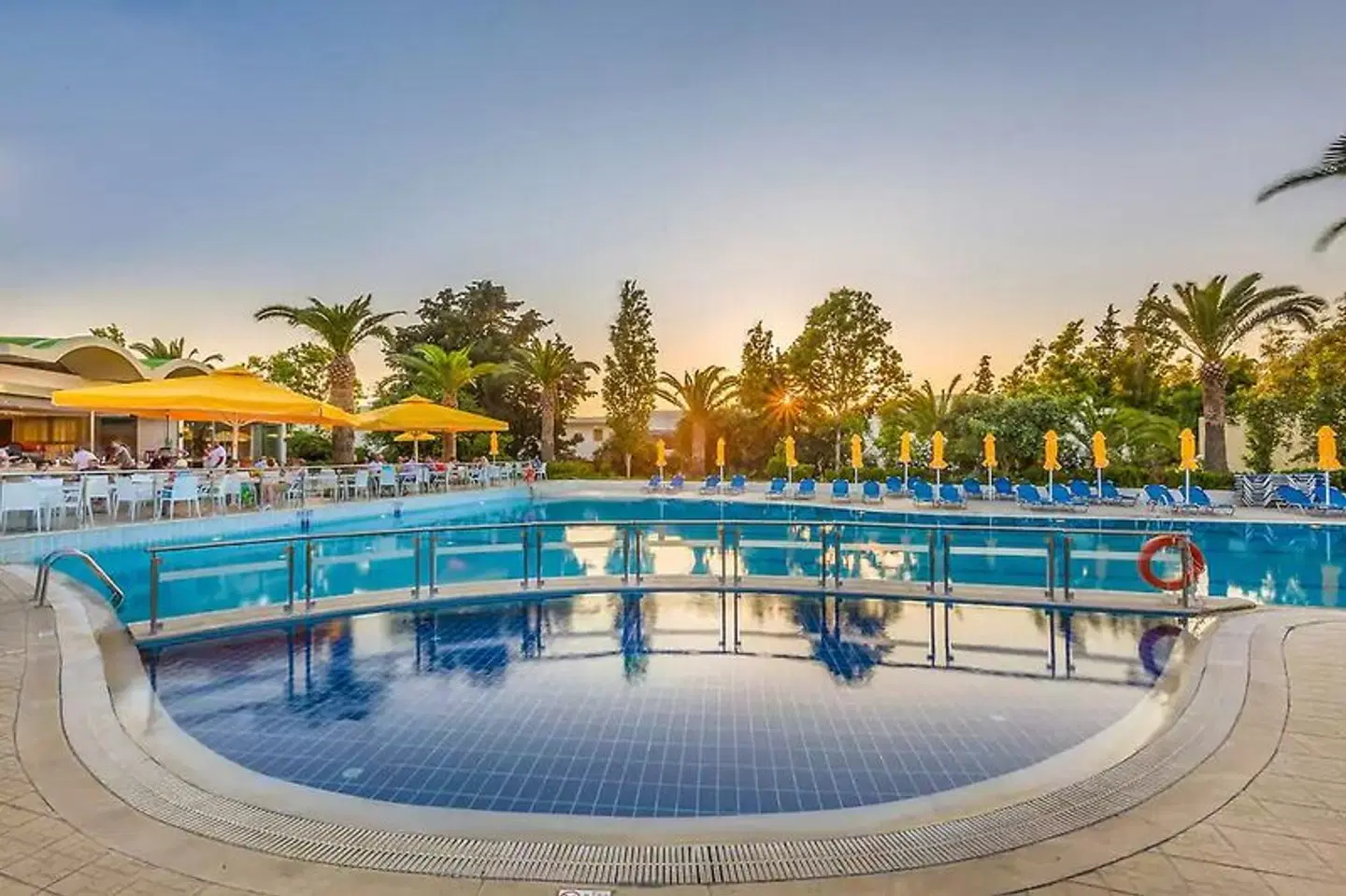 Kipriotis Hippocrates Hotel OUTDOOR_POOL