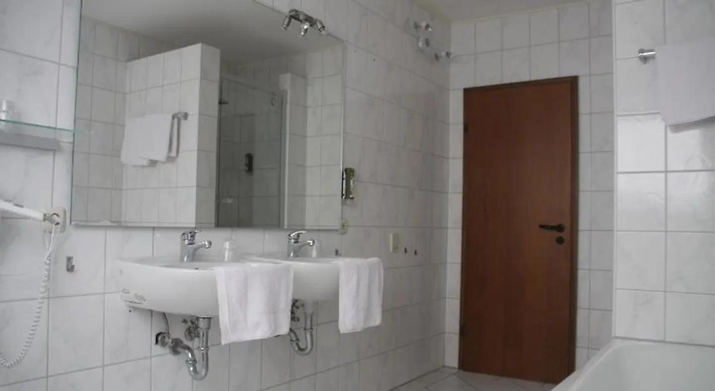 Hotel am Markt Badezimmer