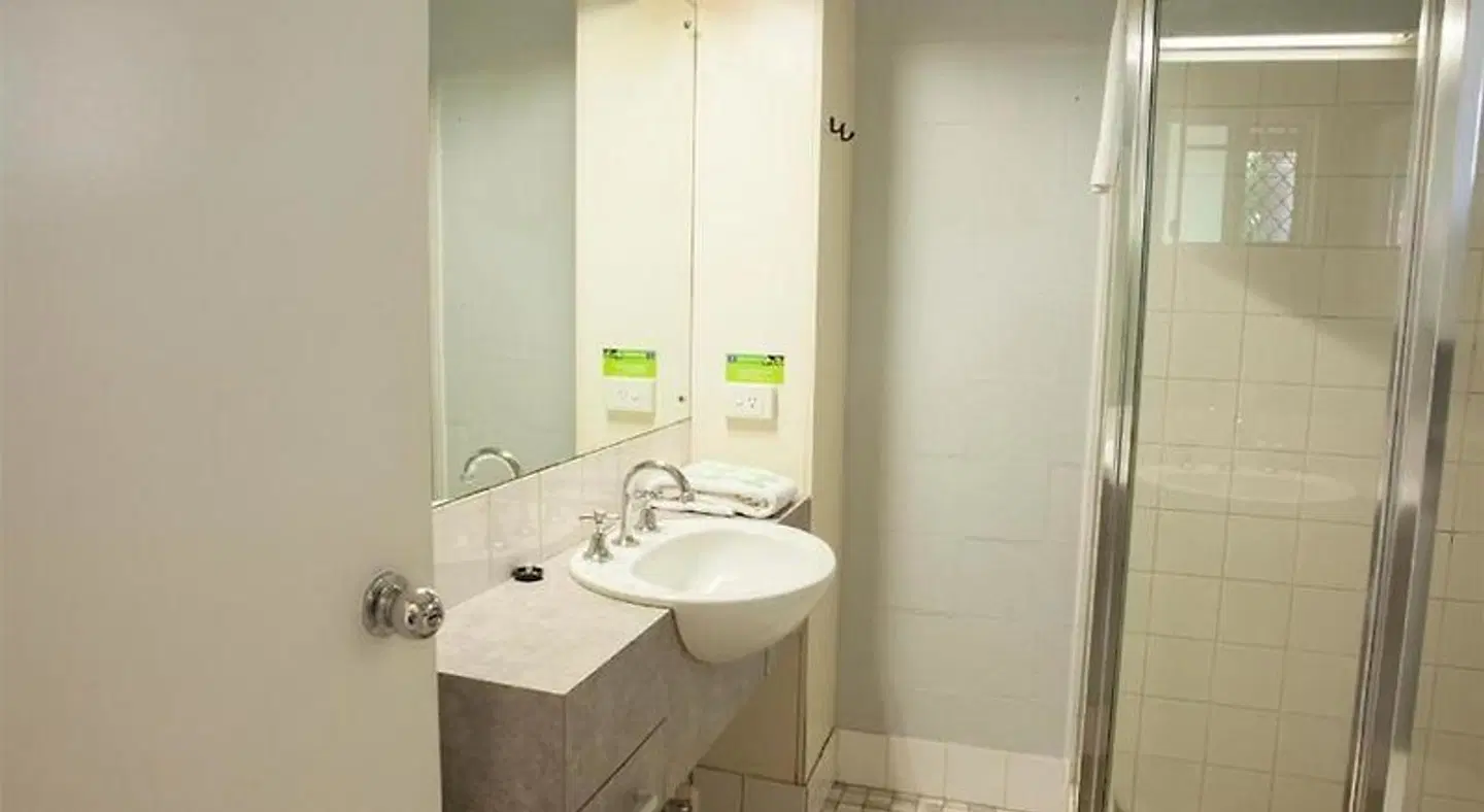 Alatai Holiday Apartments Badezimmer
